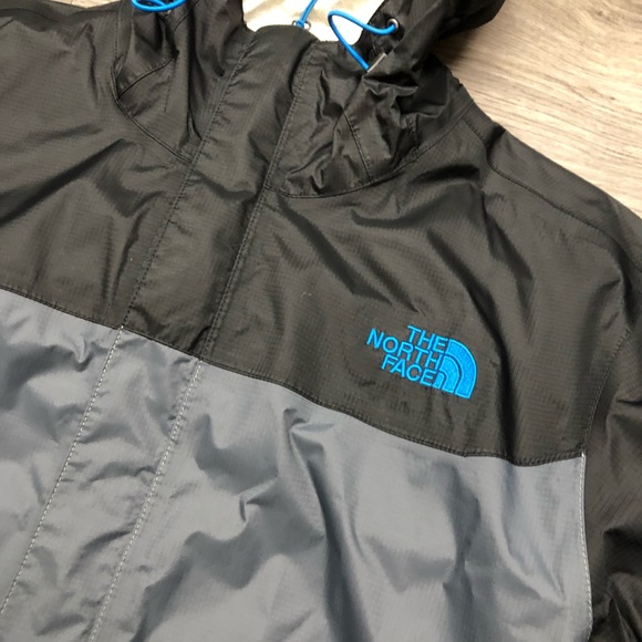 The North Face windbreaker/rain jacket Size M - Picture 2 of 8